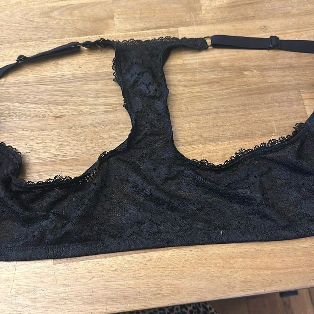 VICTORIAS SECRET  Body push up racerback front closure bra